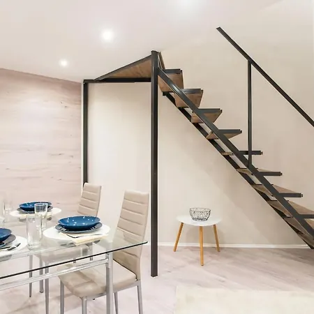 Апартаменты Akacfa 62 Dowtown 2br Wifi+ac *