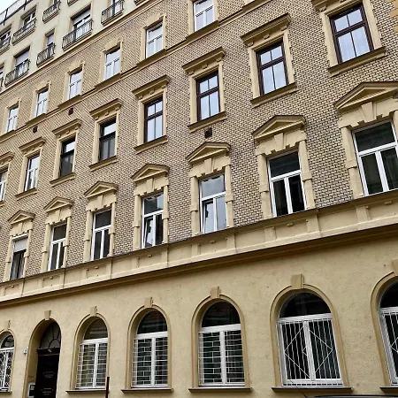 Akacfa 62 Dowtown 2br Wifi+ac * Budapeste
